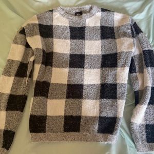 Bobeau black & white fuzzy crewneck pullover (S)